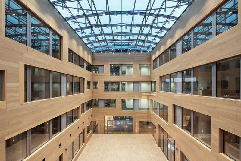 SMA Atrium, Hauptgebäude (Deutschland)