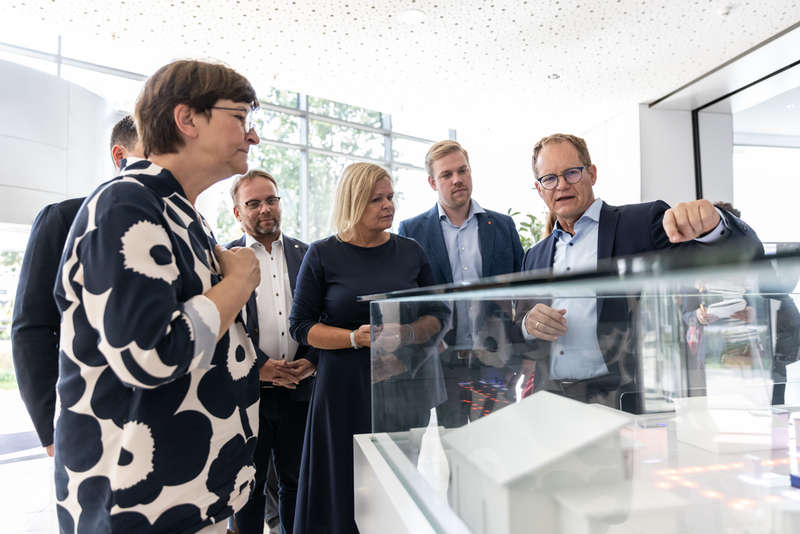 Politicians Nancy Faeser and Saskia Esken visit SMA in Kassel/Niestetal